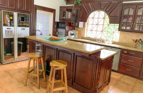 Montego Bay Villa | Russell Villas Garden House, i accommodation, Authentic Island vibe, Gated