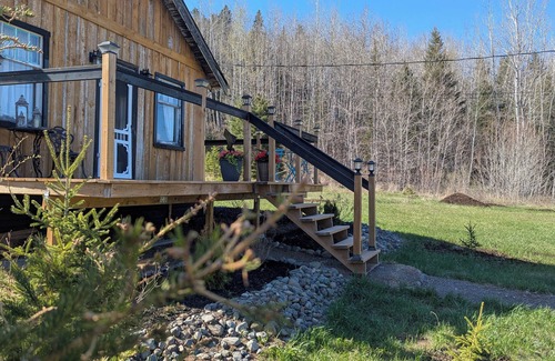 Kaministiquia Cabin | Rustic 2 Bed 1 Bath Cottage in Kaministiquia w Breathtaking Views of the Valley