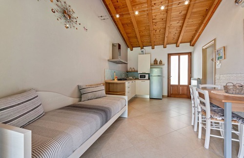 Tremosine Apartment | Rustic Apartment “Residence Tatiana B2” with Pool, Terrace