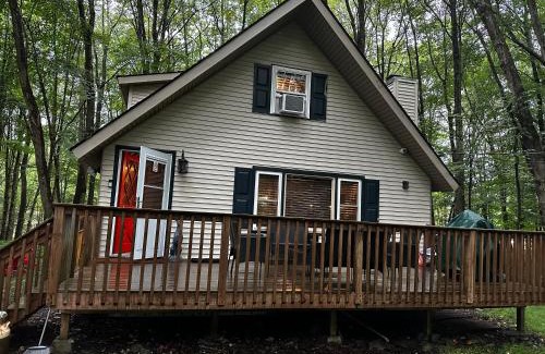 Pocono Lake House | Rustic Arrowhead Lodge