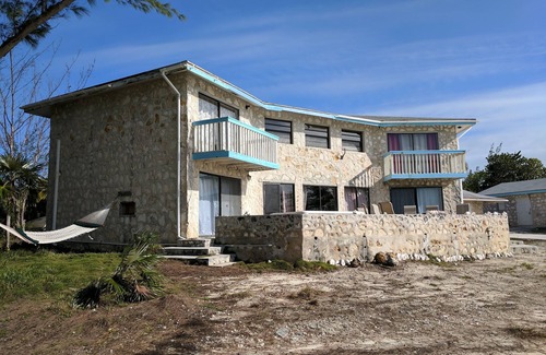 Bennett's Harbour House | Rustic Beachfront Retreat