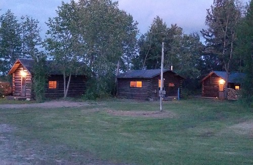 West Central Saskatchewan Cabin | Rustic Cabin at Delaronde Resort - Cabin #6