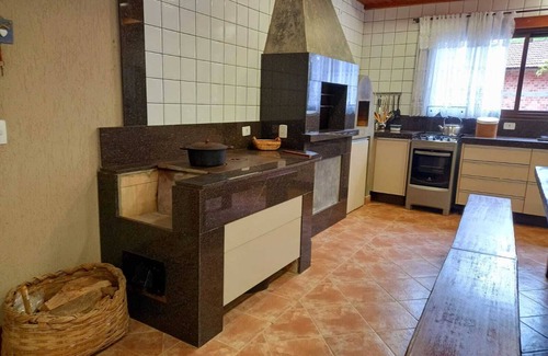 Tijucas do Sul Cottage | Rustic cabin | Pool | Lake | Barbecue