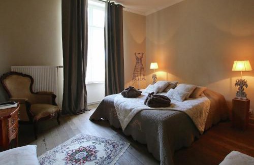 Latour House | Rustic Charm, Modern Comfort, cleaning included