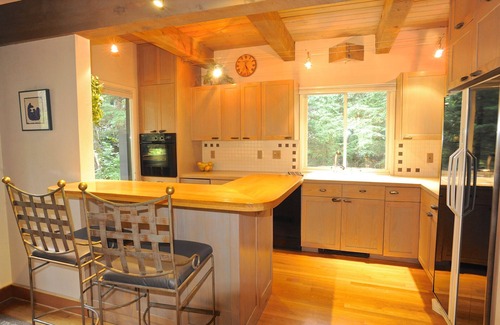 Alyeska House | Rustic comtemporary custom chalet 1/2 mile from ski resort