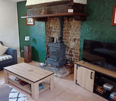 Pont Farcy House | Rustic cottage full of charm for the perfect getaway in Normandy