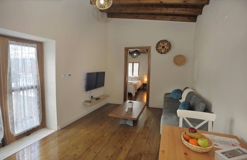Agios Theodoros Cabin | Rustic Heritage Suite