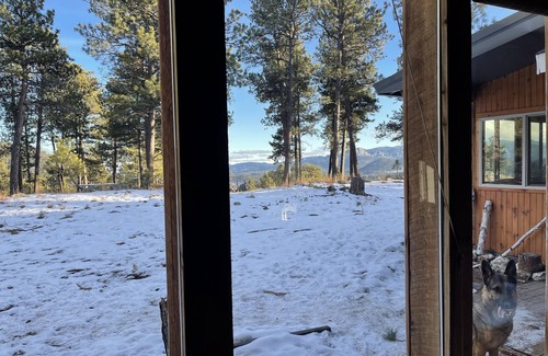 Hill City Cabin | Rustic Family Mountain Top Cabin! 360 degree “million dollar” Black Hills views!