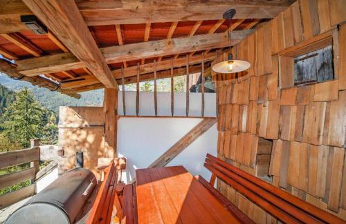 Tobadill Apartment | Rustic Farm in Tyrol with Mountain Views