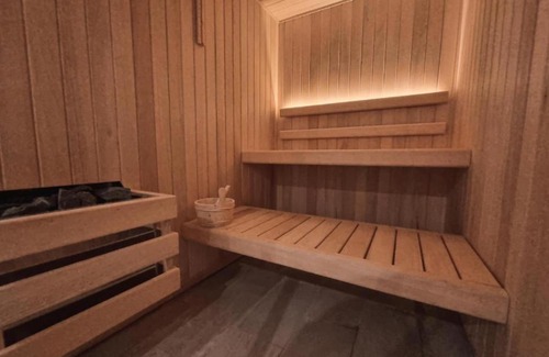 Cioplea Apartment | RUSTIC HEART - Cozy Hotel Room in Predeal