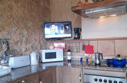 Inca Cottage | Rustic house with lots of charm near mountain, private pool.