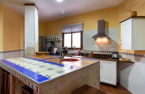 El Valle Villa | Rustic house with views in the Lecrin Valley