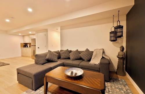Airdrie Apartment | Rustic Lake‑Front Private Basement Suite Court Access & Gym
