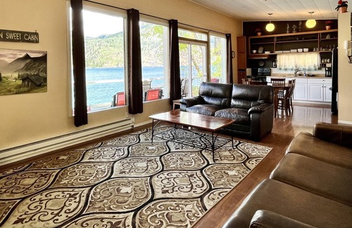 Chelan House | Rustic Lakefront Cabin: Pet-Friendly, WIFI, Buoy, Lake Access