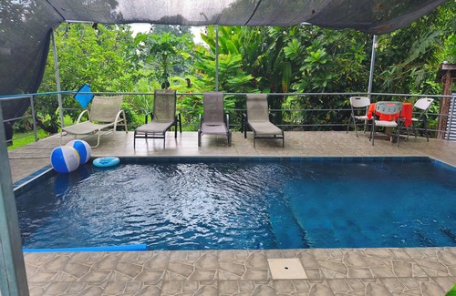 Parrita Cabin | Rustic log cabin