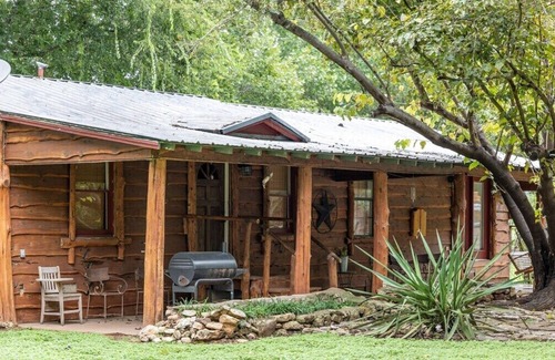 Satin Cabin | Rustic Ranch, Hatchet Throwing & Horseriding