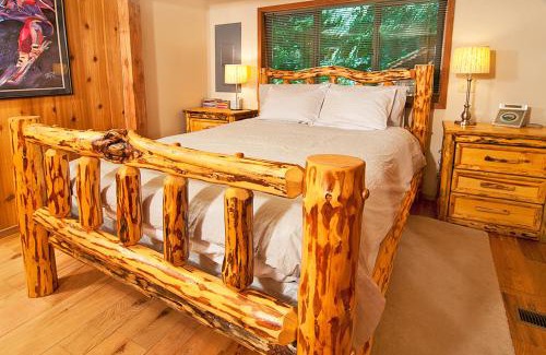 Baring House | Rustic River Paradise - 1 Bed 2 Bath Vacation home in Baring