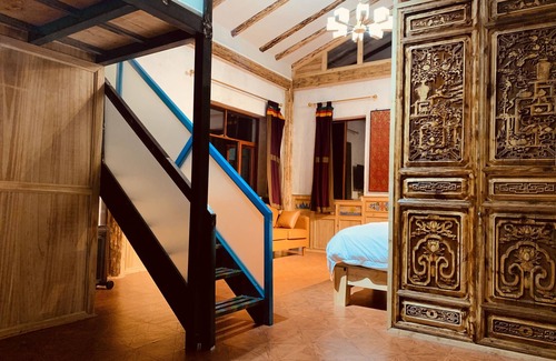 Shangri-La Hotel | Rustic Skies