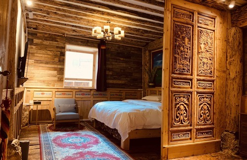 Shangri-La Hotel | Rustic Skies