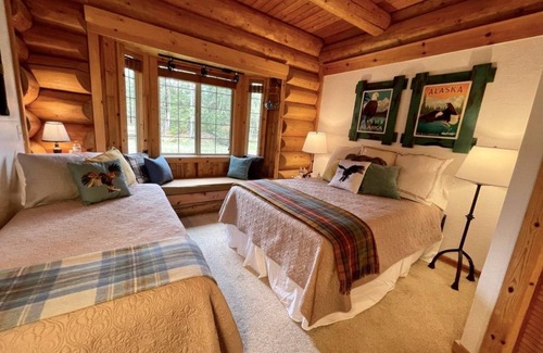 Thorne Bay Cabin | Rustic solitude aside Alaskas tidelands