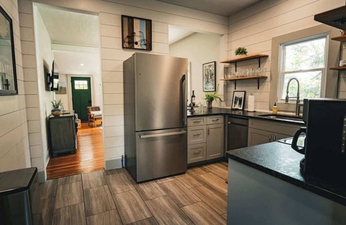 Catawba Cabin | Rustic Trailside Cabin: Near McAfee Knob, Roanoke