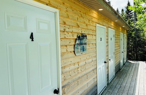 Port Blandford Cabin | Rustic Wave Cottages-Glamping pod #2