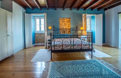 Lourinha Villa | Rustic with a Fantastic pool and garden; 5km from Beach