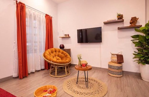 Hoan Kiem Apartment | RUSTIC3- Romantic- Near Opera House