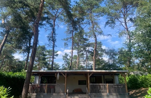 Raalte Ski Chalet | Rustig gelegen chalet op vakantiepark nwww.huisjeveronica.nln
