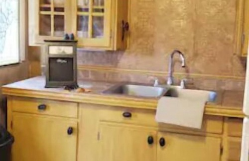 Post House | RUSTY'S COTTAGE A COZY GET- A- WAY