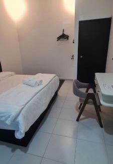 Kota Tinggi House | RuzZana Signature Stay Semi-D Corner Lot-BBQ,Wifi,6-8pack