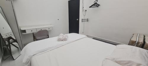 Kota Tinggi House | RuzZana Signature Stay Semi-D Corner Lot-BBQ,Wifi,6-8pack