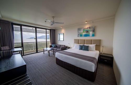 Cairns North Hotel | Rydges Esplanade Resort Cairns