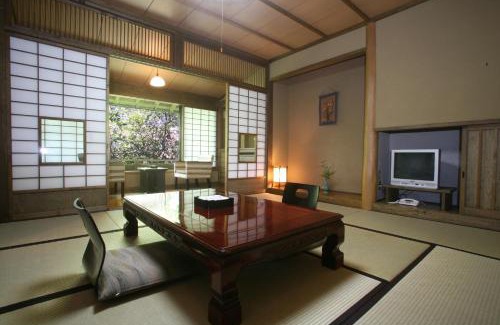 Kurokawa Onsen Hotel | Ryokan Wakaba