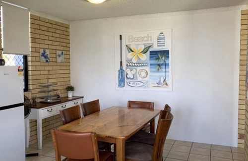 Kings Beach Apartment | RYSON UNIT 1 - A well presented, comfortably furnished 2 bedroom ensuite unit with a relaxing charm,