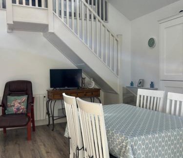 Burnfoot Apartment | Sèid Bò - Sleeps 6 - NEW Private 6 Person HotTub Available