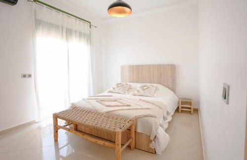 Menara Apartment | Séjour confort jacuzzi et terrasse à Targa