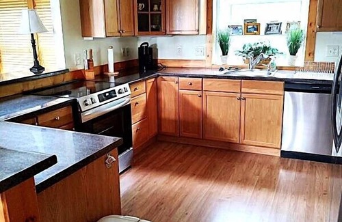 Beech Mountain House | S-13 Slopeside Solitude 4 BR/4 1/2 BA house with gameroom