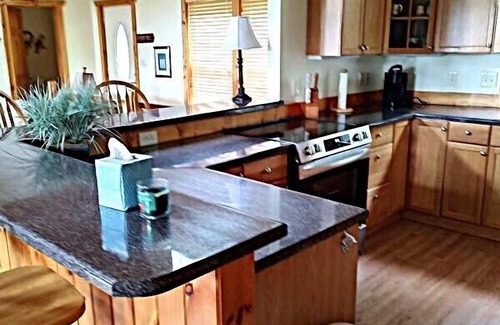 Beech Mountain House | S-13 Slopeside Solitude 4 BR/4 1/2 BA house with gameroom