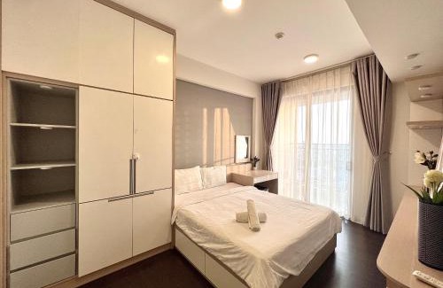 Bach Dang Riverside Apartment | S'Home Saigon - Infinity Pool Signature