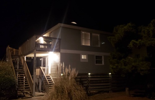 South Nags Head Cottage | S Nags Head, Great Location, Awesome Sunsets, Secluded, Bikes, Linens and Towels