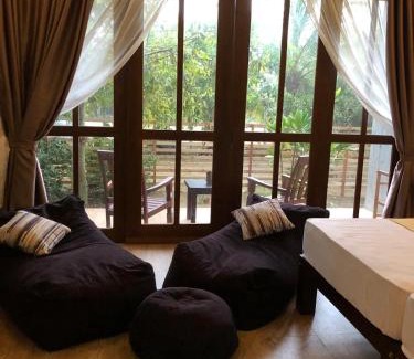 Pottuvil Hotel | Sababa surf cafe whiskey point