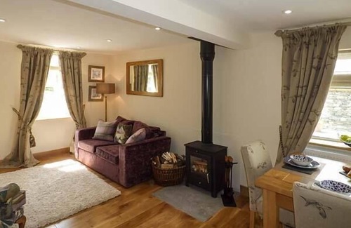 Torver Apartment | SADDLEBACK, pet friendly, with hot tub in Torver
