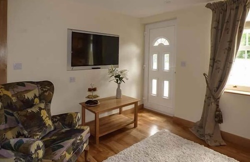 Torver Apartment | SADDLEBACK, pet friendly, with hot tub in Torver