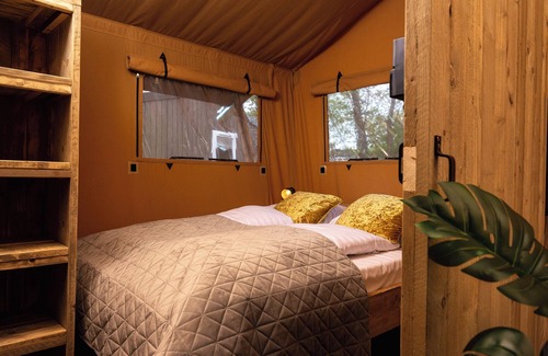 Zuna Resort | Safari tent 'the bartenter' with private sanitary facilities | 5 pers.