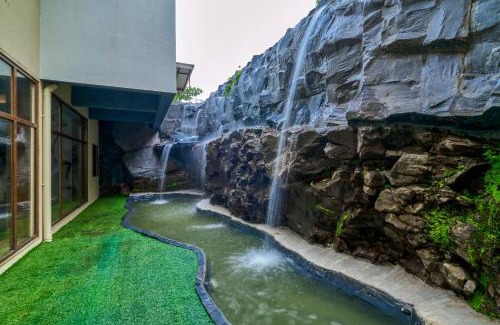 Pegalwadi Tryambak Villa | SaffronStays Aamelia by the Hills