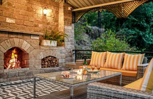 Kasauli House | SaffronStays The Row House