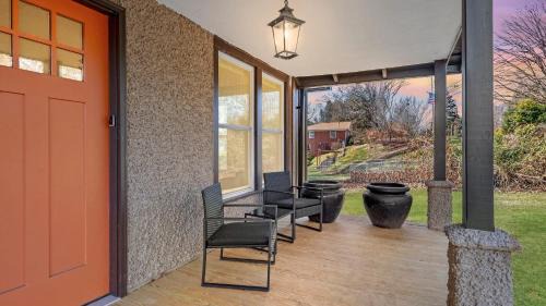 Asheville House | Sage Lodge by AvantStay 15 Min to Downtown Deck
