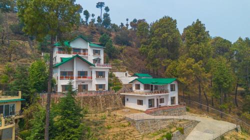 Majkhali Ski Chalet | Sahasrara Anahata