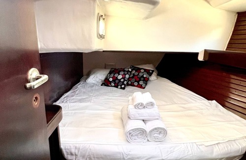 Isla Solarte House | Sailboat that includes 3 rooms
